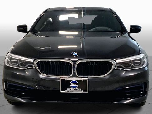 Used 2019 BMW 530i xDrive w/ Executive Package image 3