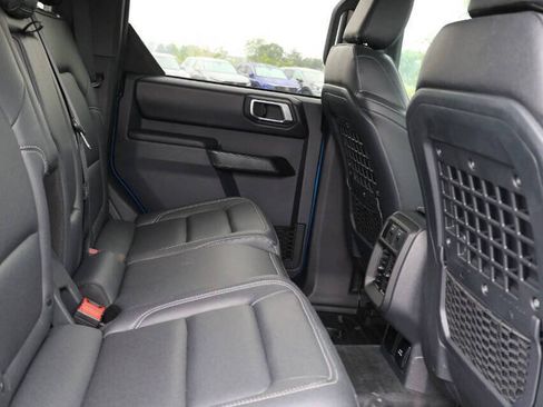 Used 2025 Ford Bronco Badlands AWD/4WD image 16