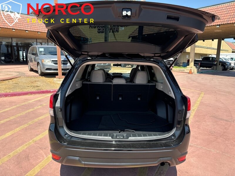 Used 2021 Subaru Forester AWD/4WD image 9