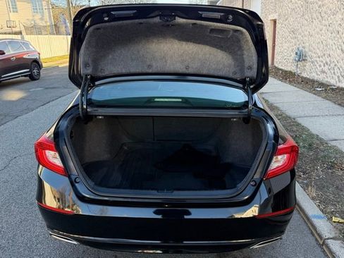Used 2019 Honda Accord Sport image 12