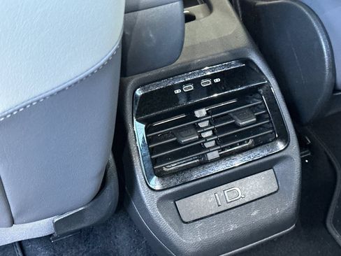 Used 2022 Volkswagen ID.4 Pro S RWD image 13