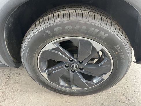 Used 2024 Nissan Rogue SV image 21