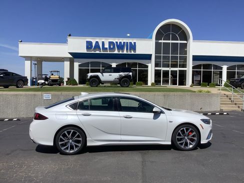 Used 2018 Buick Regal GS w/ Driver Confidence Package #2 AWD/4WD image 8