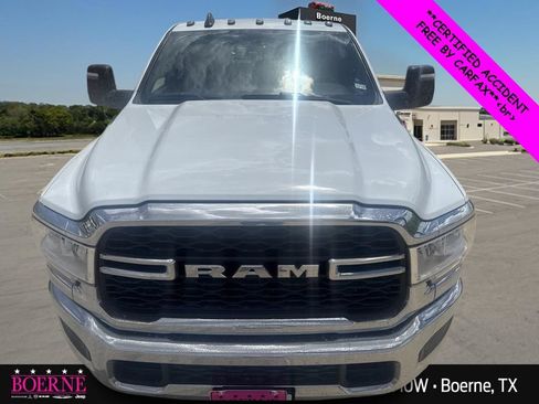 Used 2024 RAM 2500 Tradesman w/ Chrome Appearance Group AWD/4WD image 6