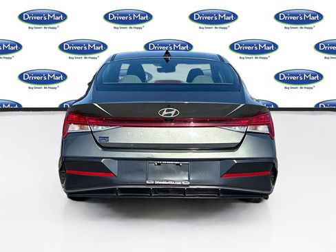Used 2025 Hyundai Elantra SEL image 6