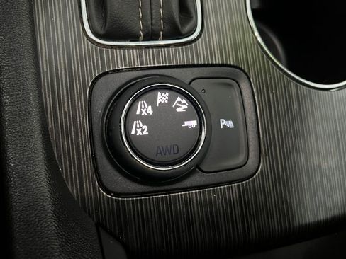 Used 2018 GMC Acadia SLT image 15