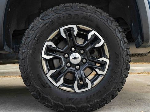 Used 2022 Chevrolet Silverado 1500 ZR2 w/ Technology Package AWD/4WD image 15