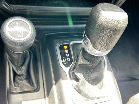 Used 2022 Jeep Wrangler Unlimited Sport AWD/4WD image 28