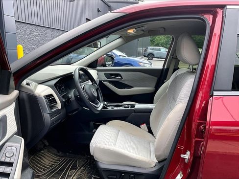 Used 2023 Nissan Rogue SV AWD/4WD image 7