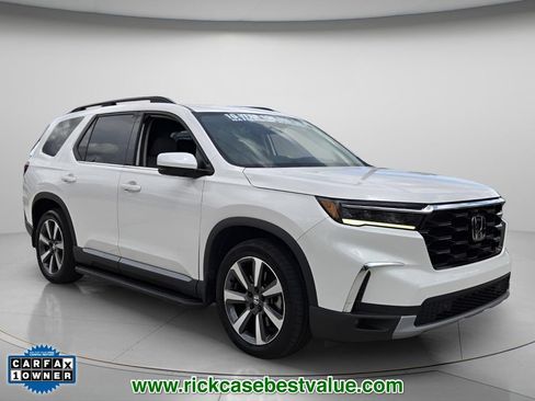 Used 2024 Honda Pilot Touring image 9
