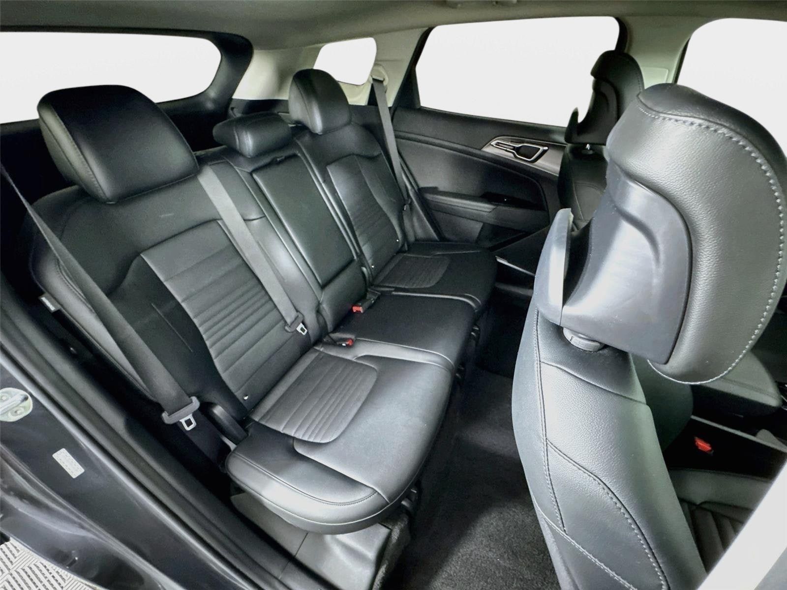 Used 2024 Kia Sportage SX FWD image 29
