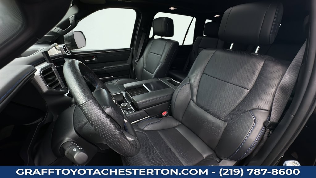 Used 2023 Toyota Sequoia Platinum AWD/4WD image 23