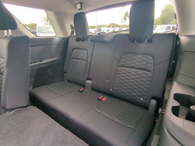 Used 2022 Nissan Pathfinder SV FWD image 15