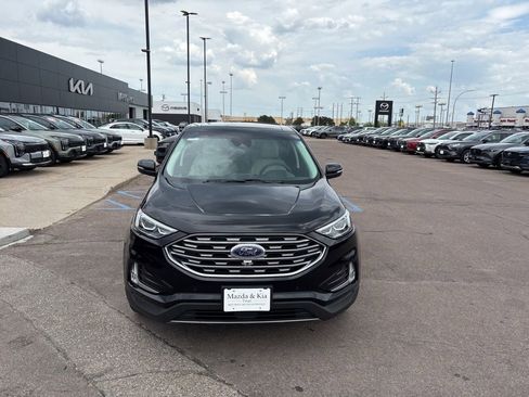 Used 2020 Ford Edge Titanium w/ Equipment Group 301A AWD/4WD image 2