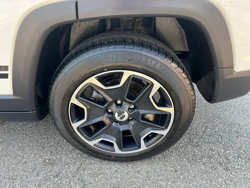Used 2019 Jeep Compass Sport FWD image 10