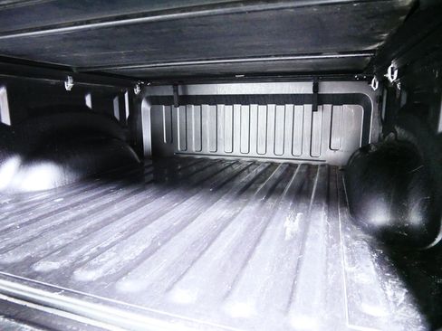 Used 2021 RAM 1500 Laramie AWD/4WD image 18