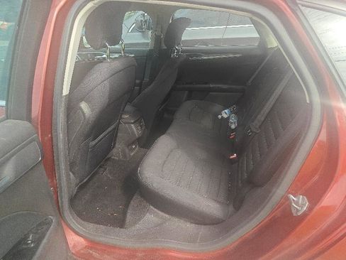 Used 2014 Ford Fusion SE image 4