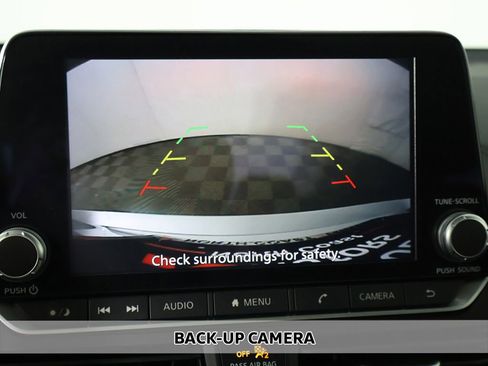 Used 2025 Nissan Altima 2.5 SV FWD image 4