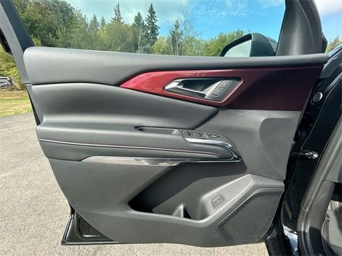 New 2025 Chevrolet Traverse Z71 w/ Driver Confidence Package image 22