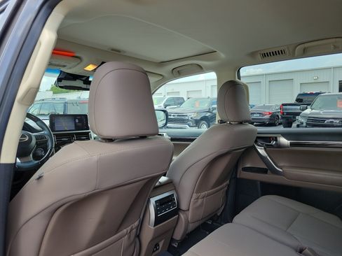 Used 2023 Lexus GX 460 Premium w/ Premium Package AWD/4WD image 13