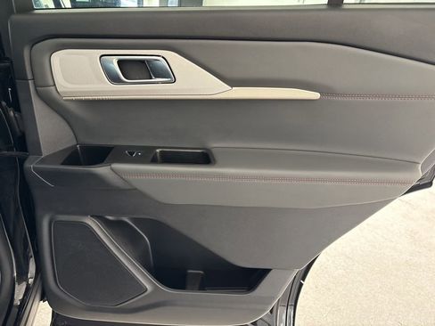 Used 2025 Ford Explorer Active image 21