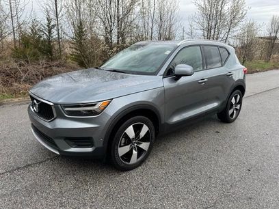 Used 2019 Volvo XC40 T5 Momentum