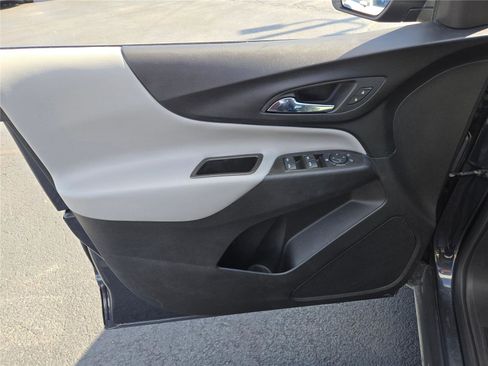 Used 2023 Chevrolet Equinox LT image 22