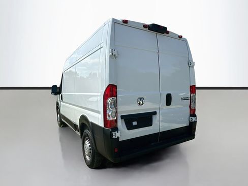 Used 2024 RAM ProMaster 2500 w/ Convenience Group FWD image 7