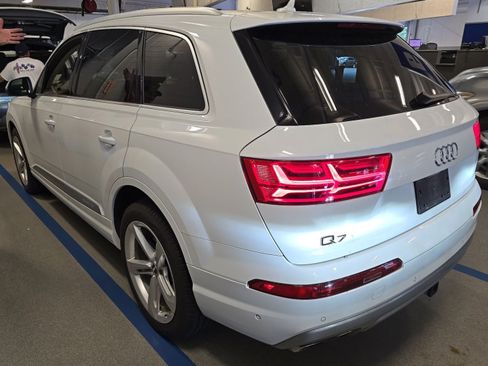 Used 2019 Audi Q7 3.0T Prestige w/ Prestige Package AWD/4WD image 2
