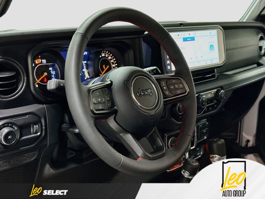 Used 2024 Jeep Wrangler Unlimited Rubicon AWD/4WD image 14