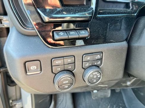 Used 2025 Chevrolet Silverado 2500 ZR2 w/ Technology Package AWD/4WD image 24
