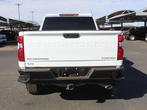 Used 2022 Chevrolet Silverado 2500 Custom w/ Custom Convenience Package image 4