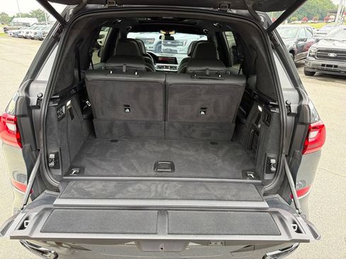 Used 2022 BMW X7 xDrive40i w/ M Sport Package AWD/4WD image 18