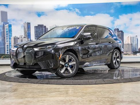 Used 2025 BMW iX xDrive50 AWD/4WD image 2