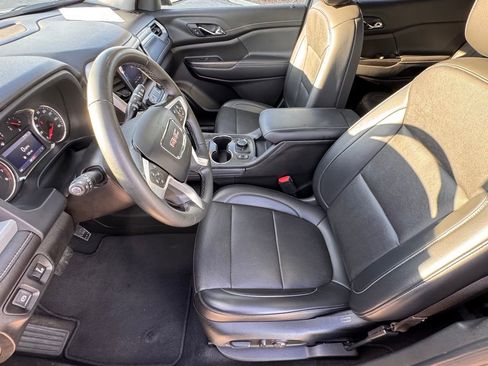 Used 2023 GMC Acadia SLT image 11