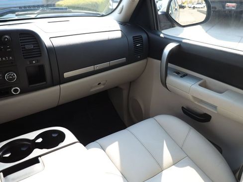 Used 2009 Chevrolet Silverado 1500 LT w/ Regional Value Package RWD image 20