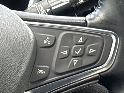 Used 2023 Chevrolet Equinox LT FWD image 13