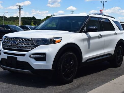 Used 2023 Ford Explorer Limited w/ Class IV Trailer Tow Package AWD/4WD image 16
