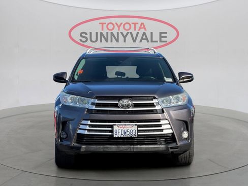 Certified 2018 Toyota Highlander XLE image 12