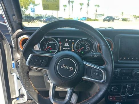 Used 2022 Jeep Gladiator Mojave image 36