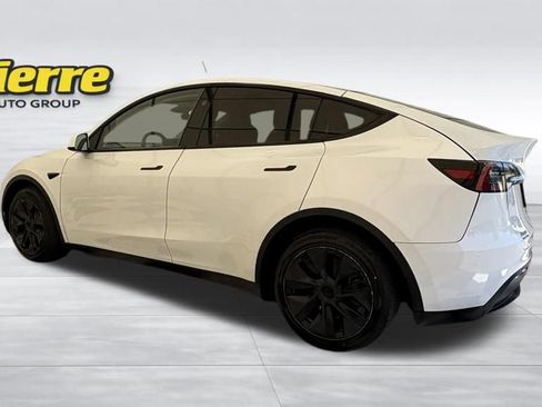 Used 2024 Tesla Model Y Long Range AWD/4WD image 2