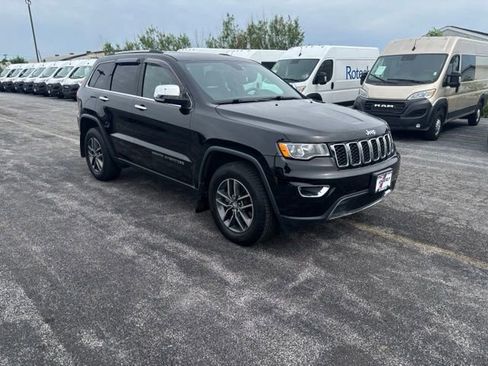 Used 2017 Jeep Grand Cherokee Limited w/ Trailer Tow Group IV AWD/4WD image 2