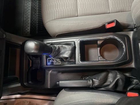 Certified 2019 Toyota Tacoma SR w/ SR Convenience Package image 19