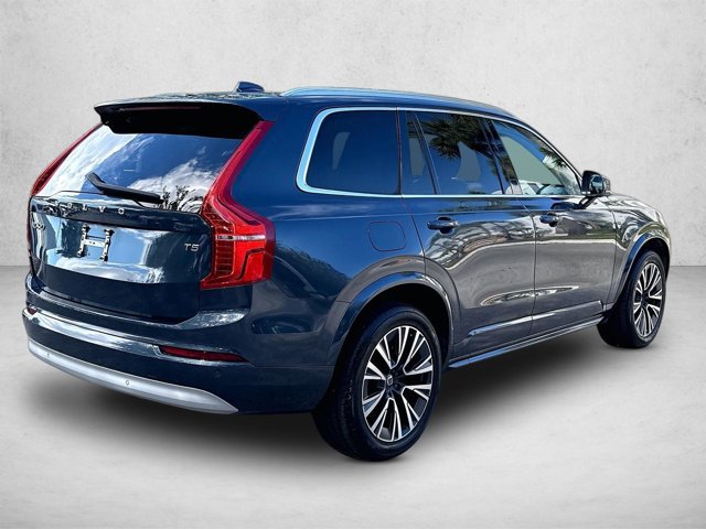 Used 2022 Volvo XC90 T5 Momentum FWD image 2