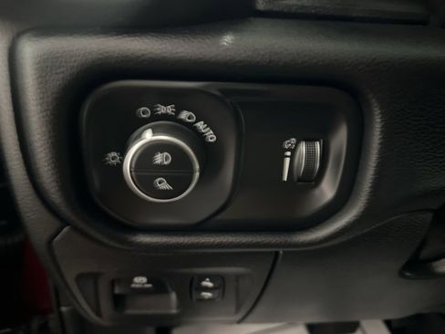 Used 2020 RAM 1500 Big Horn AWD/4WD image 15