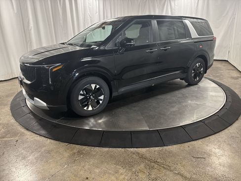 New 2026 Kia Carnival LXS image 1