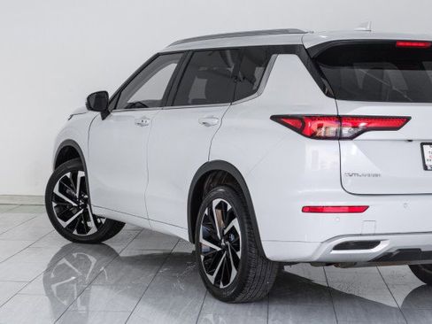 Used 2022 Mitsubishi Outlander SEL image 11