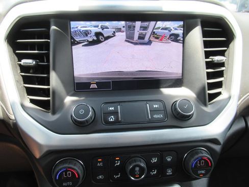 Used 2023 GMC Acadia SLT FWD image 29