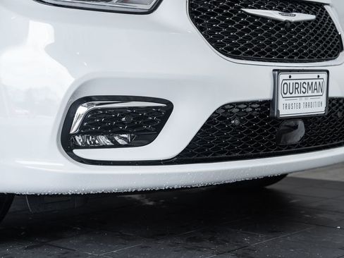 New 2026 Chrysler Pacifica Select image 12