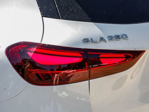New 2026 Mercedes-Benz GLA 250 image 8